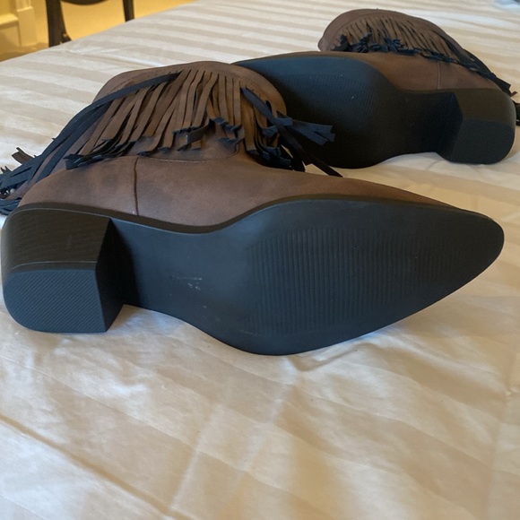 NWOT Roper Fringe Boots in Size 8 - Picture 6 of 7